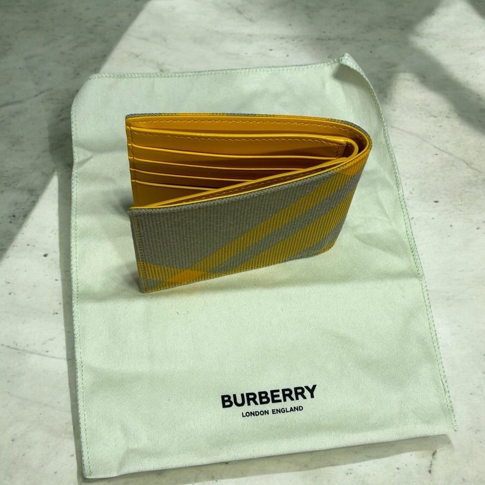 Yellow Burberry Vintage Check Bifold Wallet - Picture 7 of 8